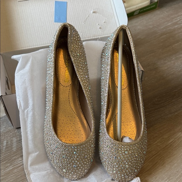 Dream Pairs Glittering Gold Rhinestone Flats - Picture 2 of 5